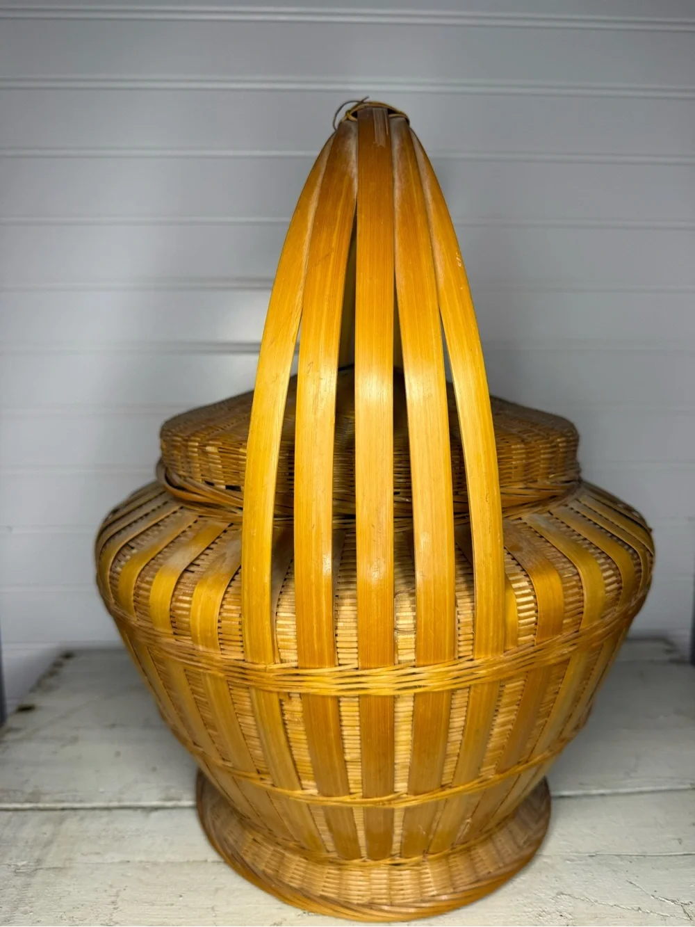 Vintage Bamboo Hand Woven Round Rice Market Tea Basket w Lid